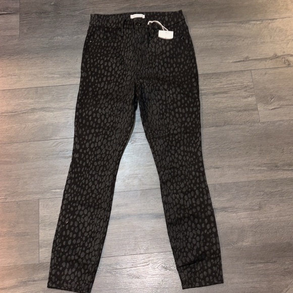 Good American Good Legs Crop Animal Print Jean Size 27 / 4 Black STRETCH! - Picture 8 of 15